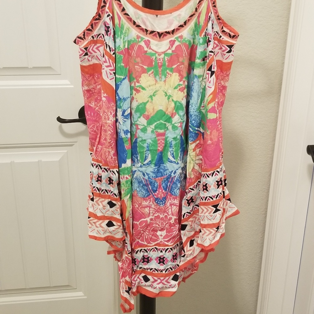 Multi-colored flowy tank - Picture 3 of 3